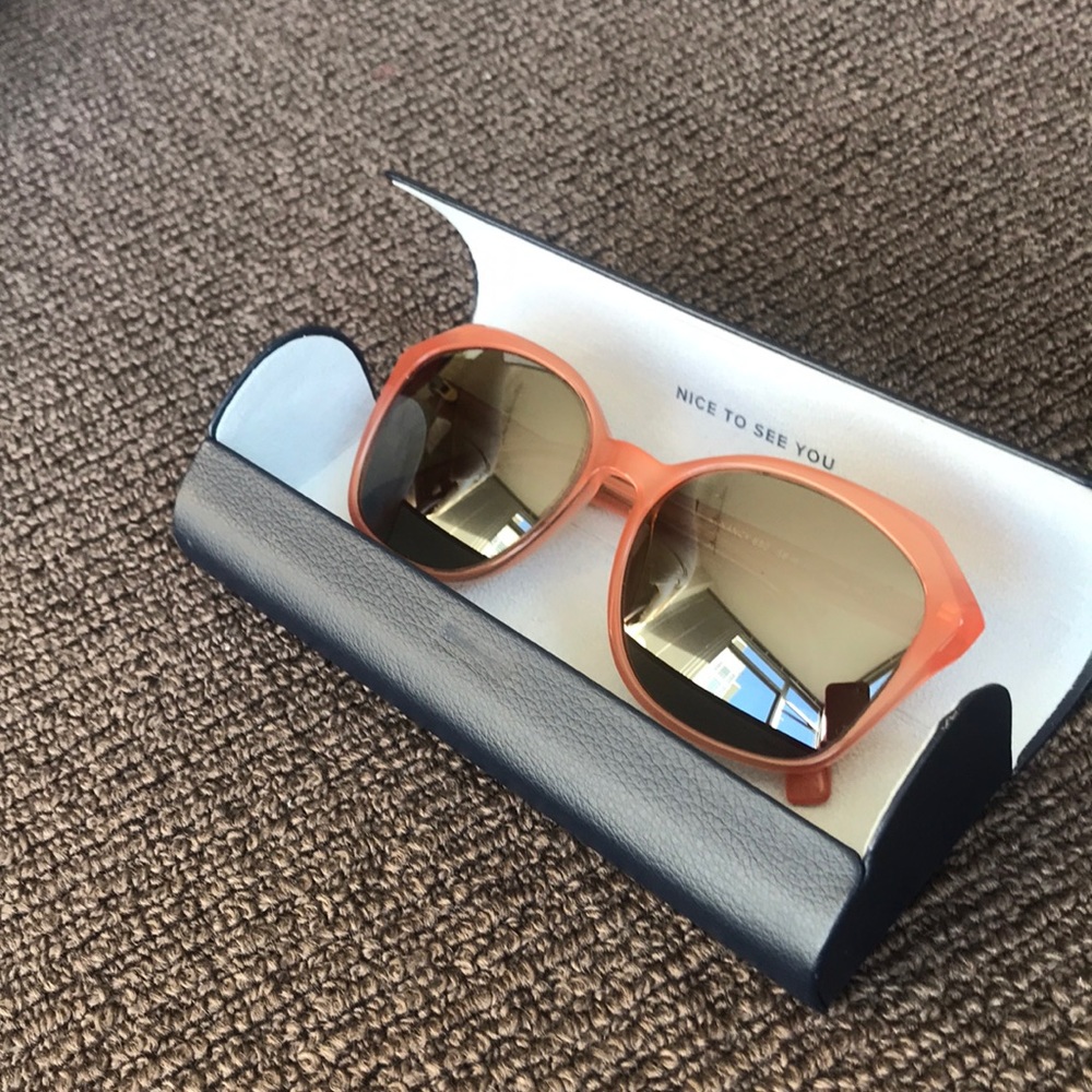 Laurel Sunglasses - Coral with cleaner and case